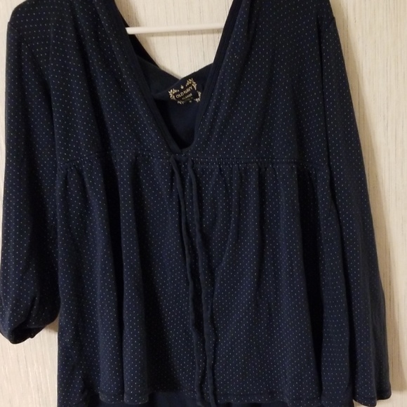 Old navy long sleeved hooded shirt xl - Picture 2 of 5
